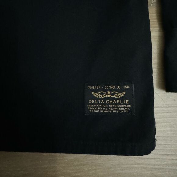 Limited Edition DC Shoe Co Black Button Up Shirt Tiger And Bones Graphic Size M - Picture 4 of 9